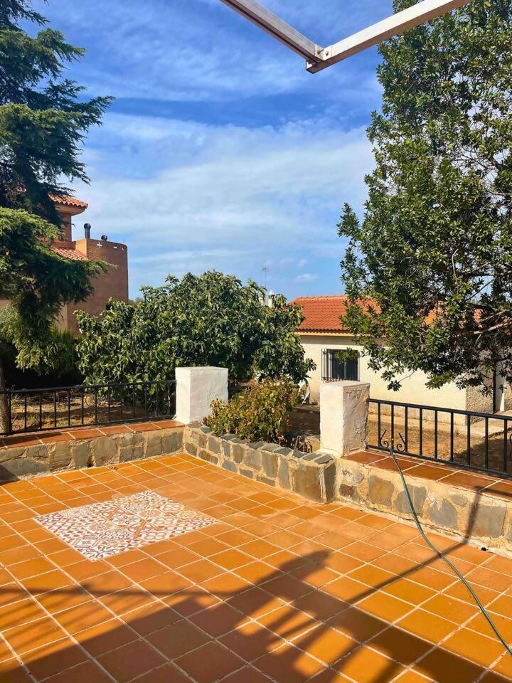 Casa Con Jardin En Ogijares Villa Exterior photo